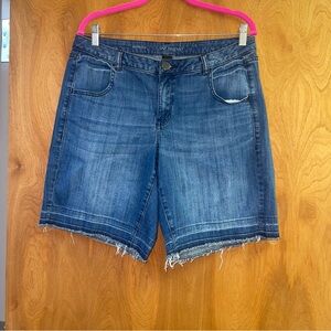 Lane Bryant Womens Raw Hem Bermuda Jean Shorts Plus size 14 High Rise Frayed